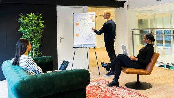 L'art de l'écoute active : Un pilier indispensable pour une formation en communication d'entreprise